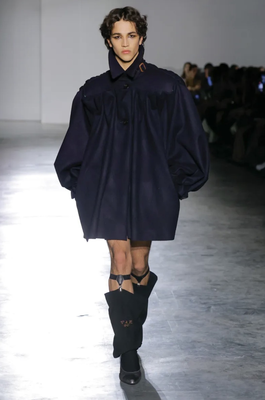 Hinh anh Kỹ thuật cắt may kịch nghệ 37