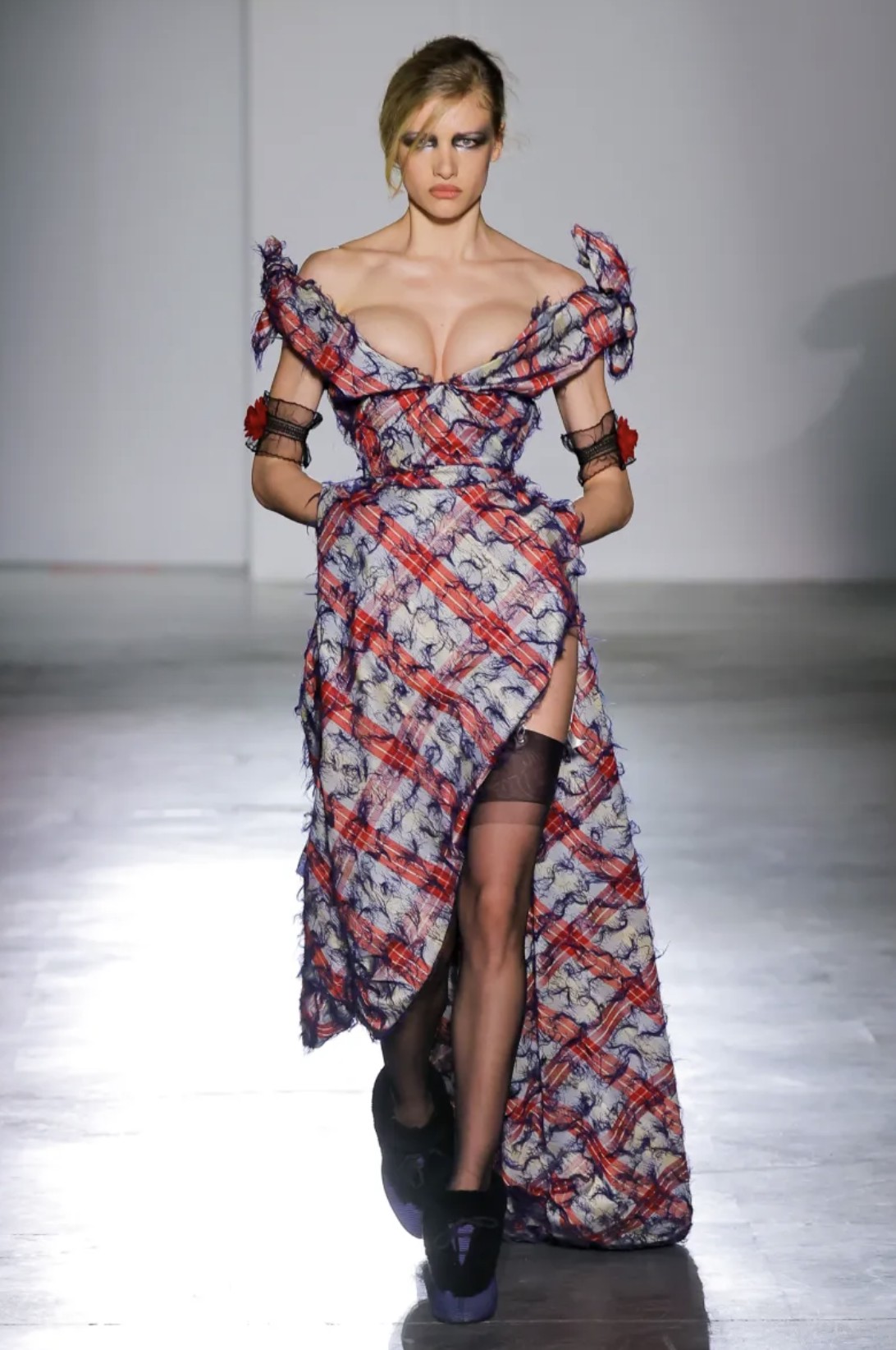 Hinh anh Kỹ thuật cắt may kịch nghệ 42