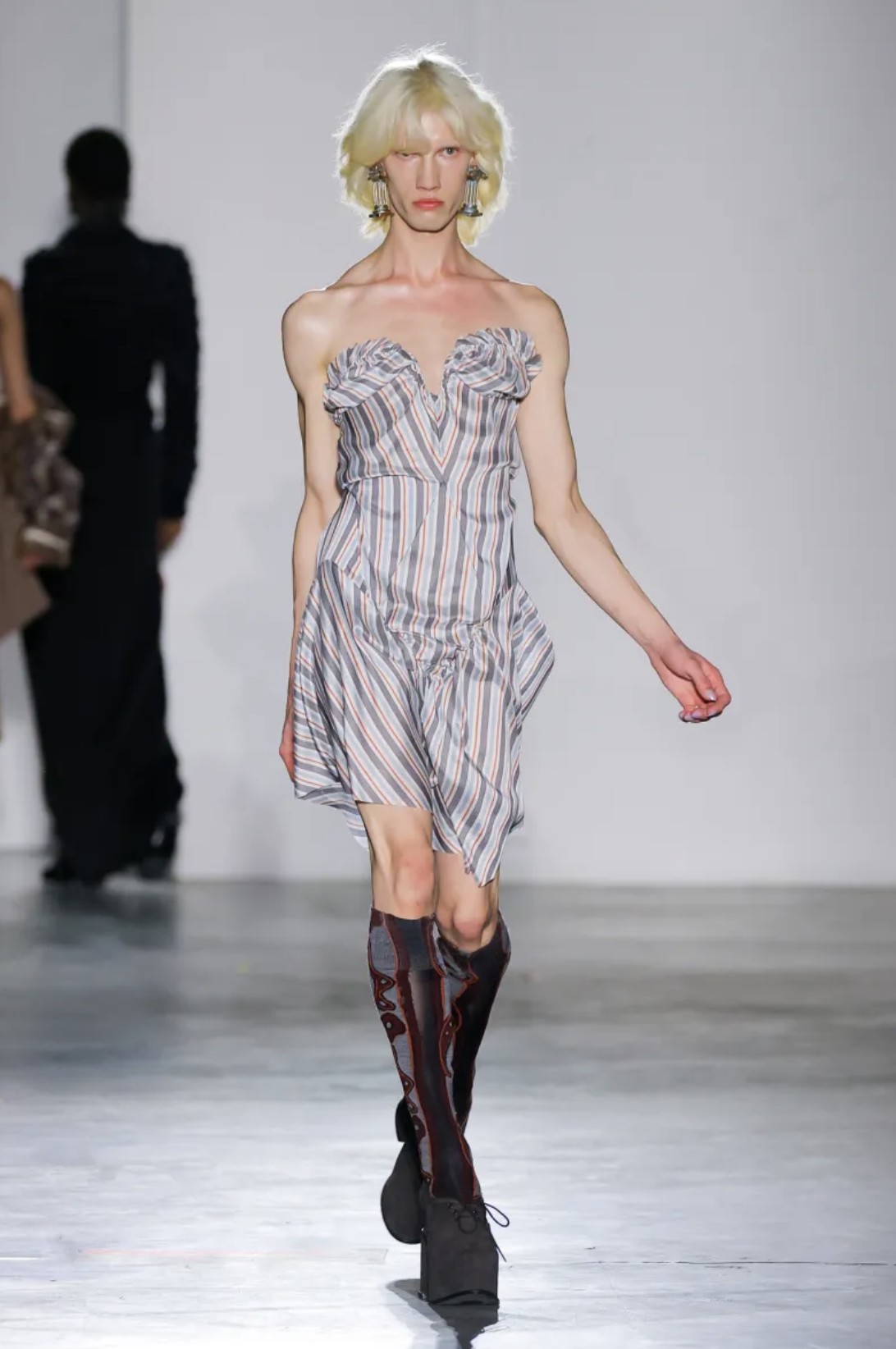 Hinh anh Kỹ thuật cắt may kịch nghệ 21