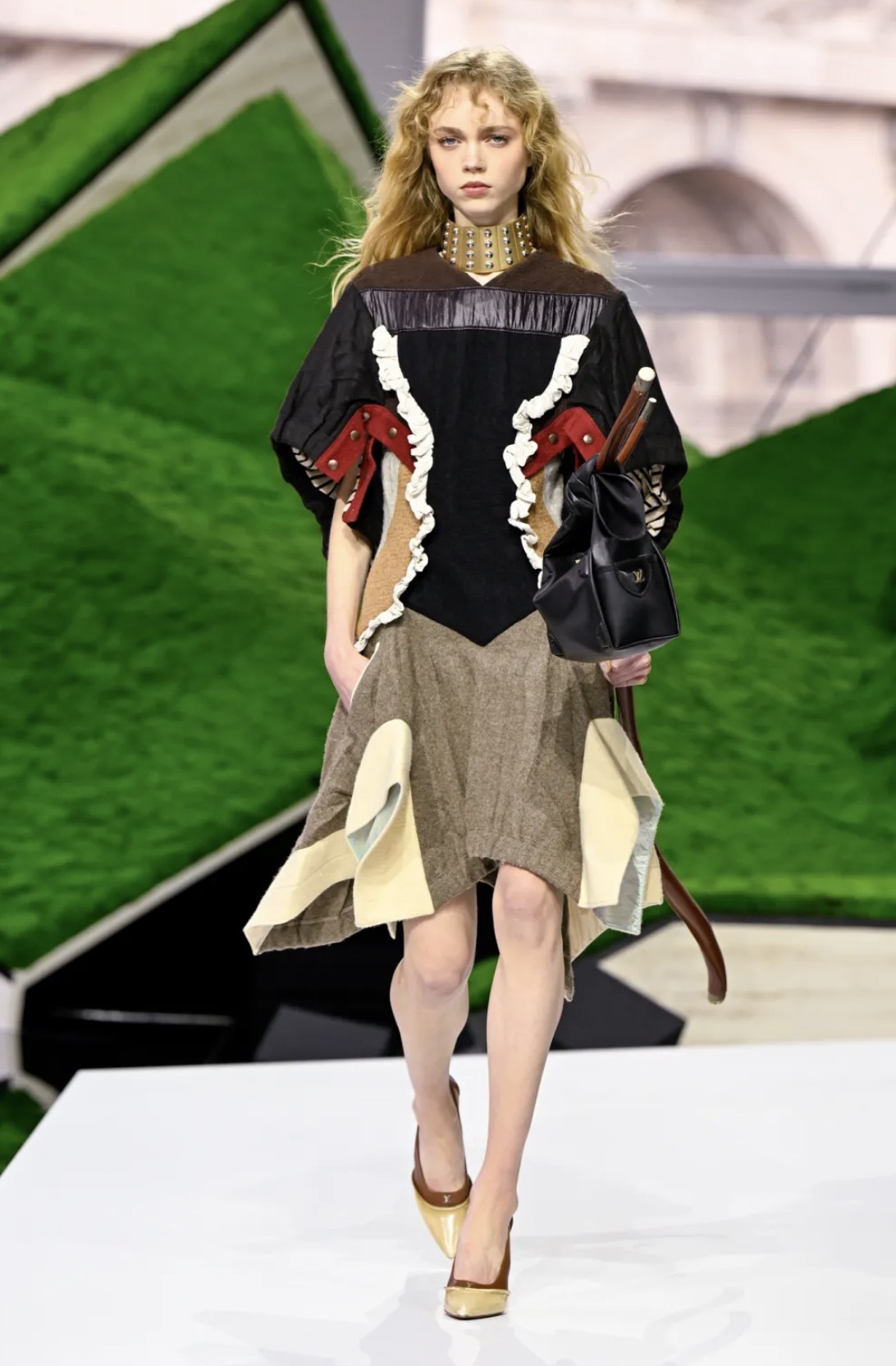 Hinh anh Trở về với thực tế thương mại 2