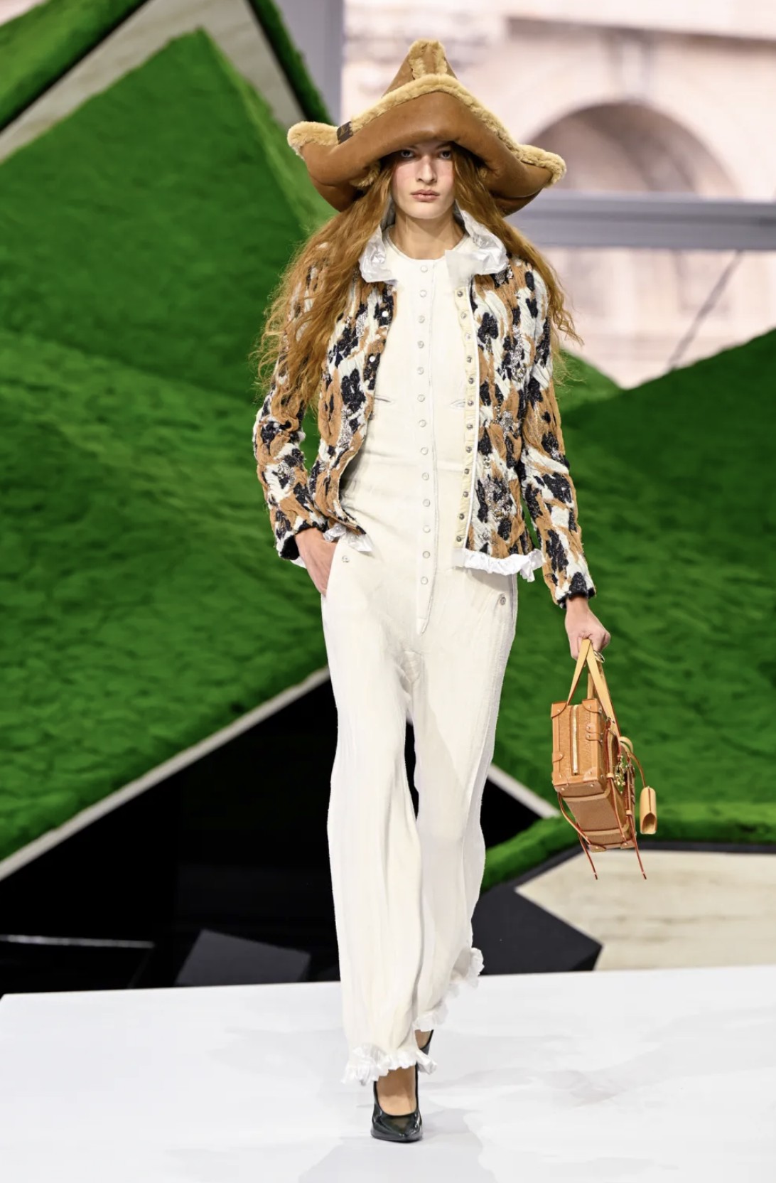 Hinh anh Trở về với thực tế thương mại 32