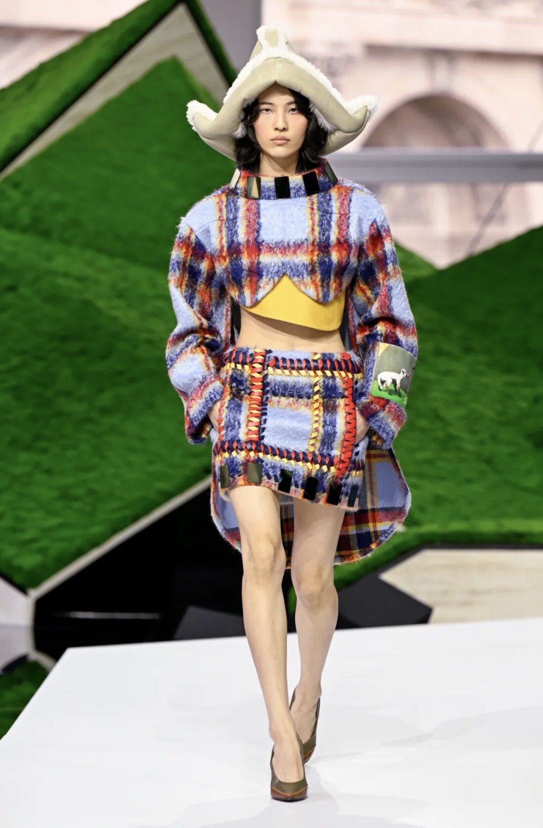 Hinh anh Trở về với thực tế thương mại 35