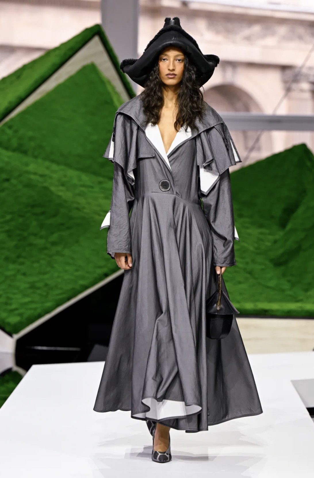 Hinh anh Trở về với thực tế thương mại 8