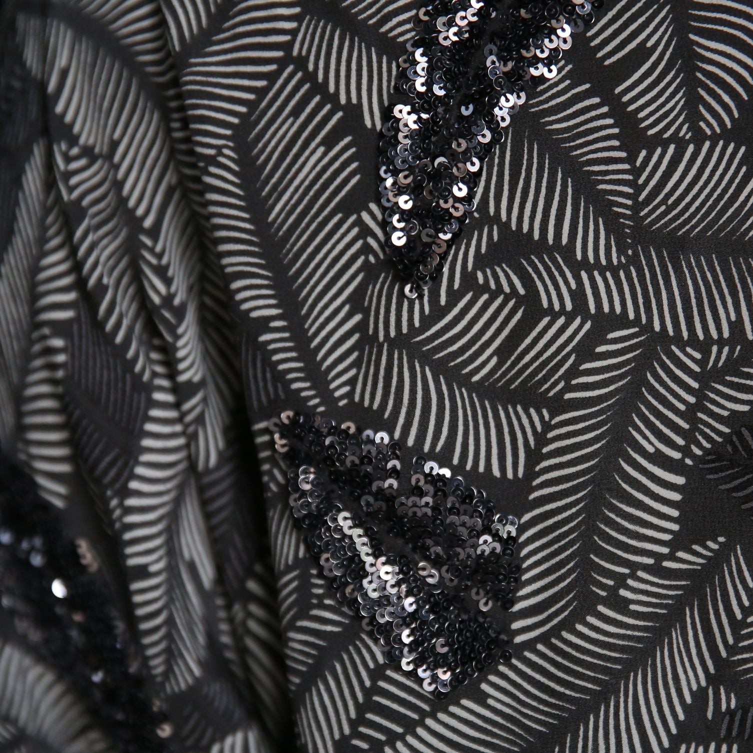 Hinh anh Những keywords làm nên dress code Modern Belle Époque 22