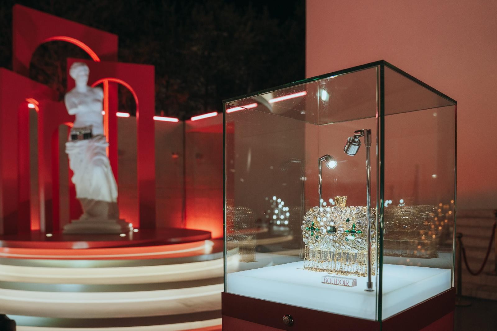 Hinh anh 4 quy luật marketing xa xỉ từ THE ART OF SARAH 4