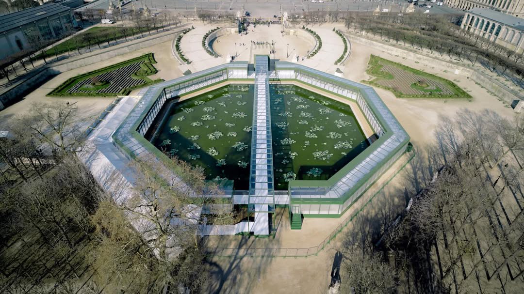 Hinh anh Dior Fall Winter 2026: Jonathan Anderson dạo chơi giữa khu vườn ngập nắng  1