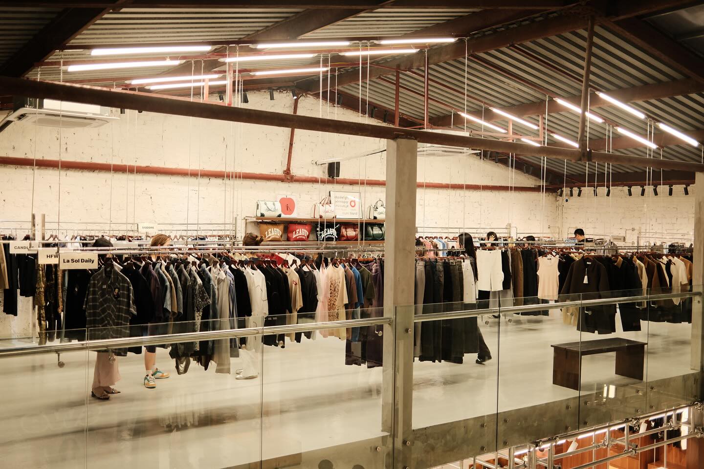 Hinh anh SRFA26: Tại sao The Raw Compound, 808COUTURE chiếm lĩnh BXH Khu phức hợp Thời trang của năm? 3