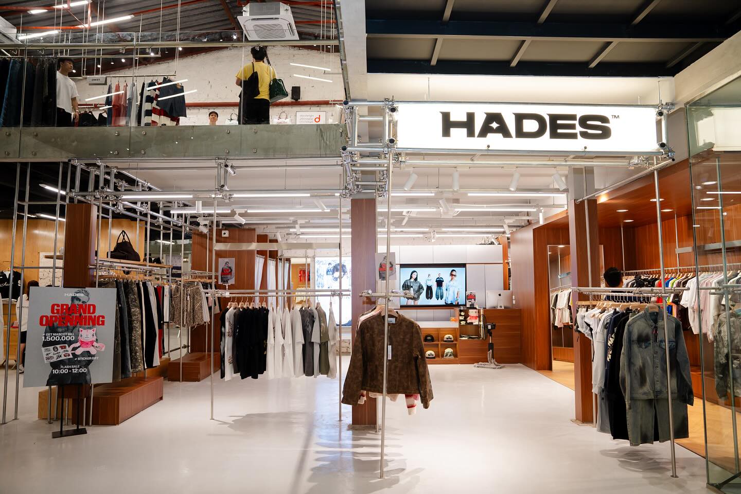 Hinh anh SRFA26: Tại sao The Raw Compound, 808COUTURE chiếm lĩnh BXH Khu phức hợp Thời trang của năm? 2