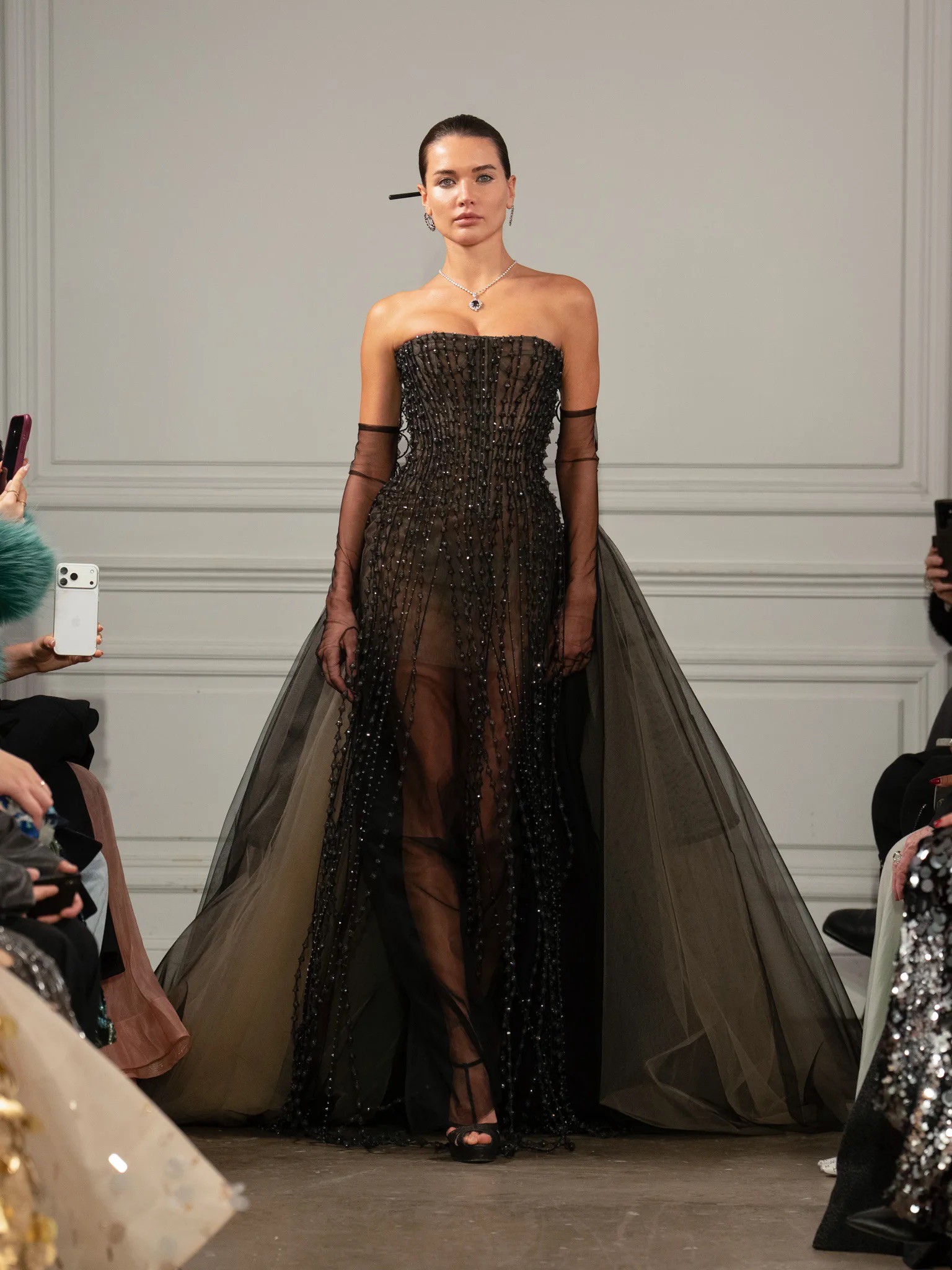 Hinh anh 5 thương hiệu Việt giải mã dress code “Modern Belle Époque” tại SR Fashion Awards 2026 21