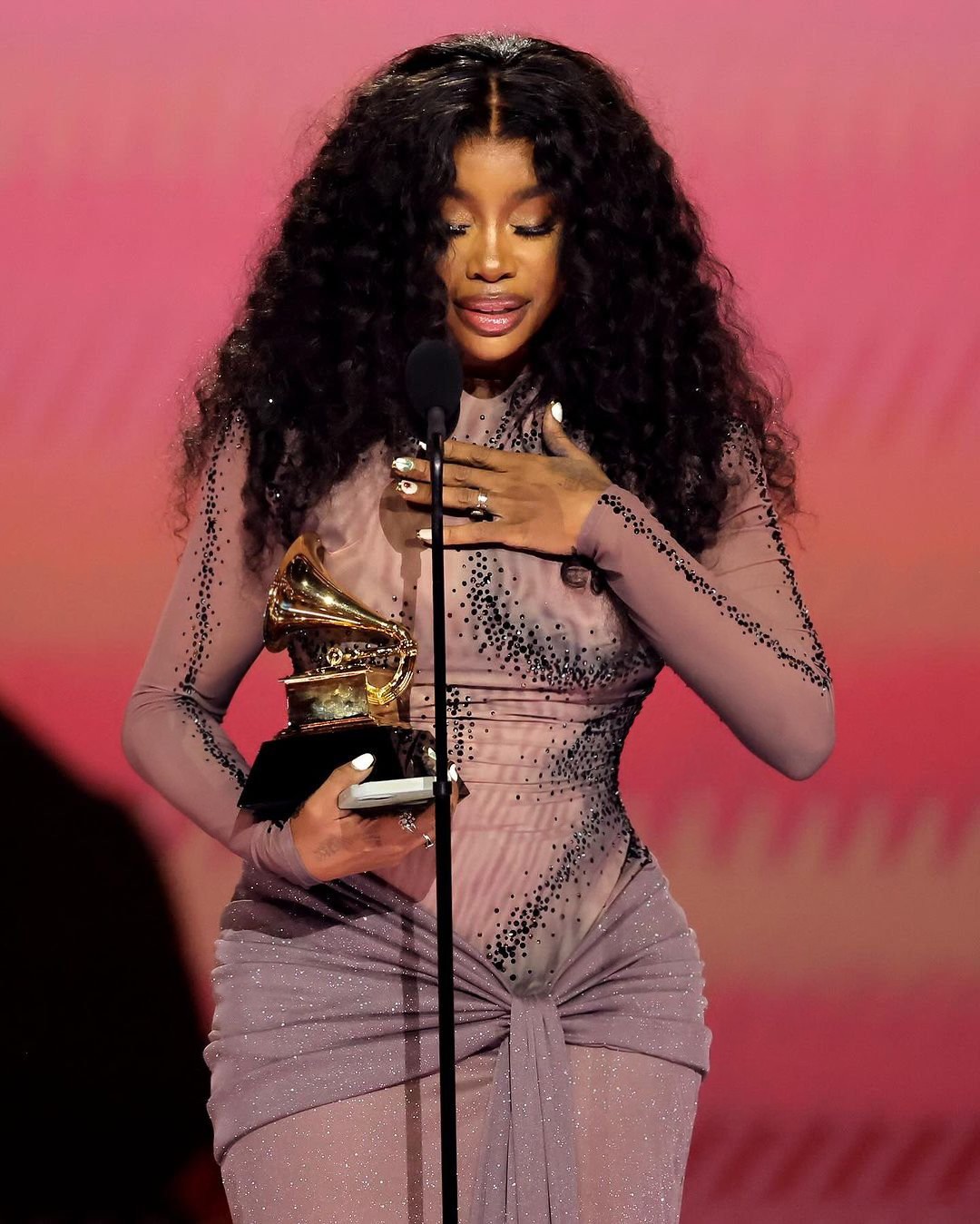 Hinh anh DO LONG nâng tầm sự hiện diện của thời trang Việt bản đồ quốc tế 6