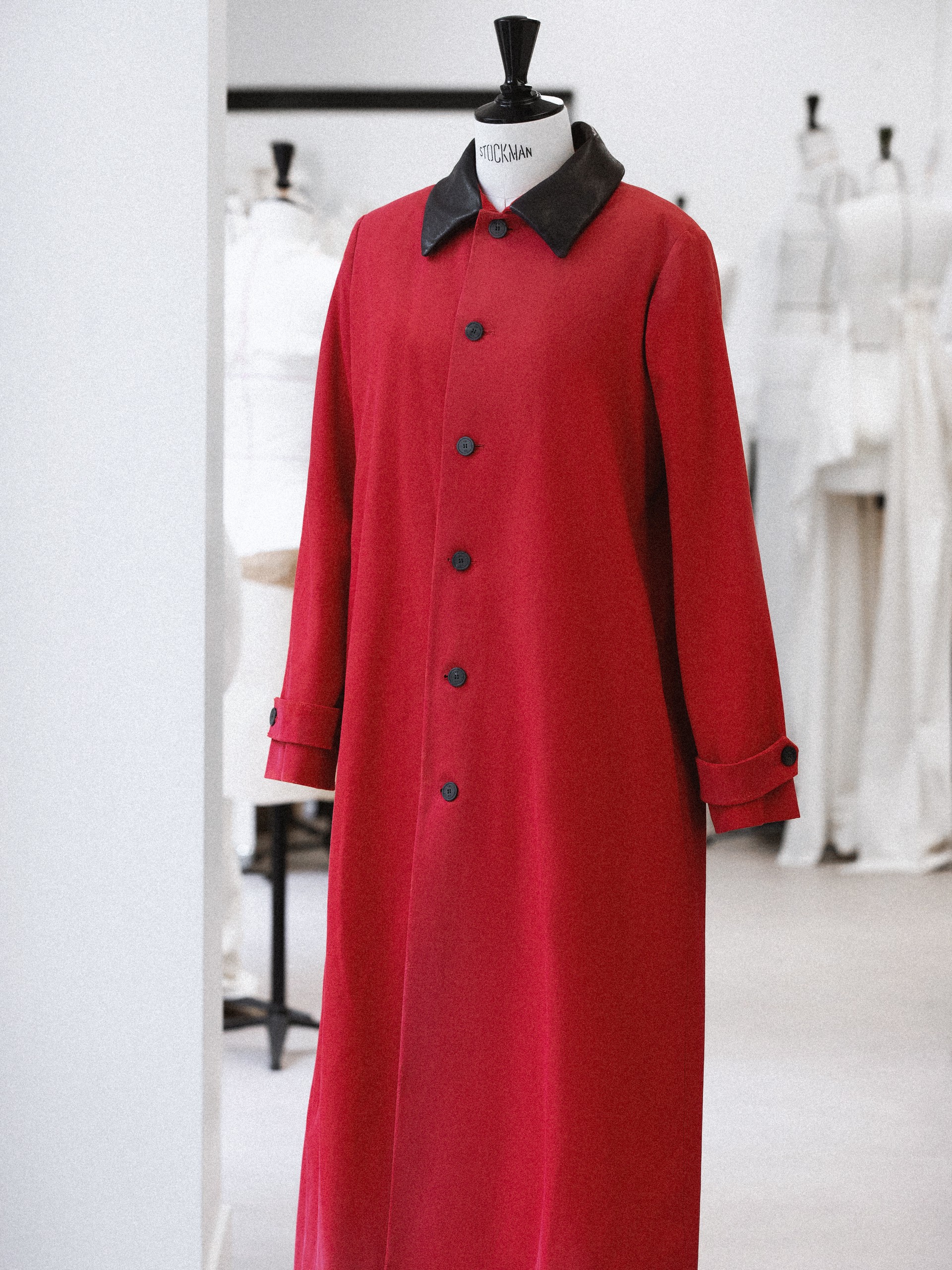 Hinh anh Dior x Sabrina Carpenter: Cú bắt tay đắt giá phủ bóng sân khấu Coachella 2026 5