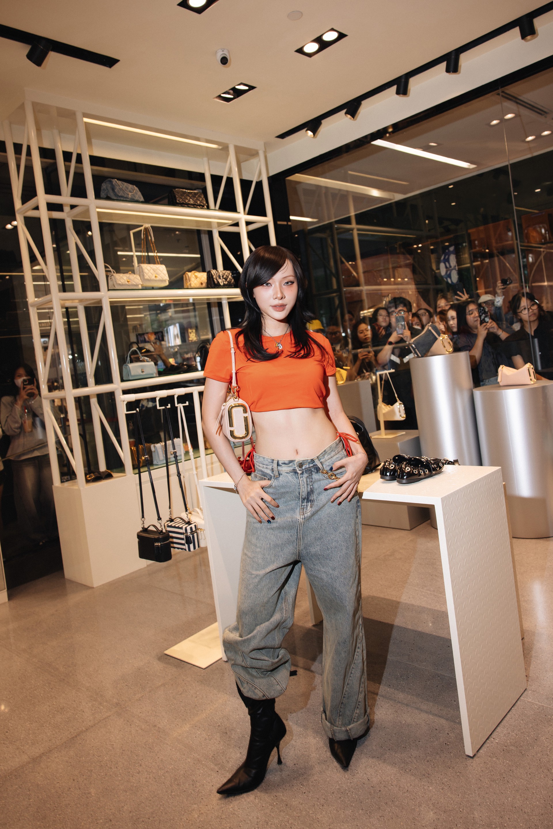 Hinh anh Marc Jacobs Xuân 2026: Không còn là sự cố, Y2K trở thành sự tính toán đầy thẩm mỹ 3