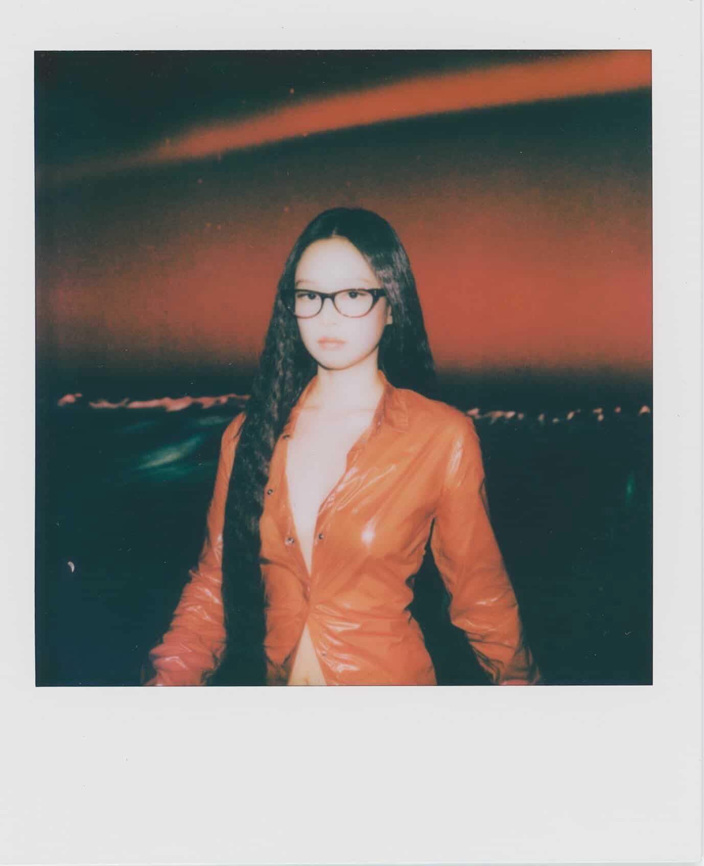 Hinh anh Ray-Ban chính thức gọi tên JENNIE 5