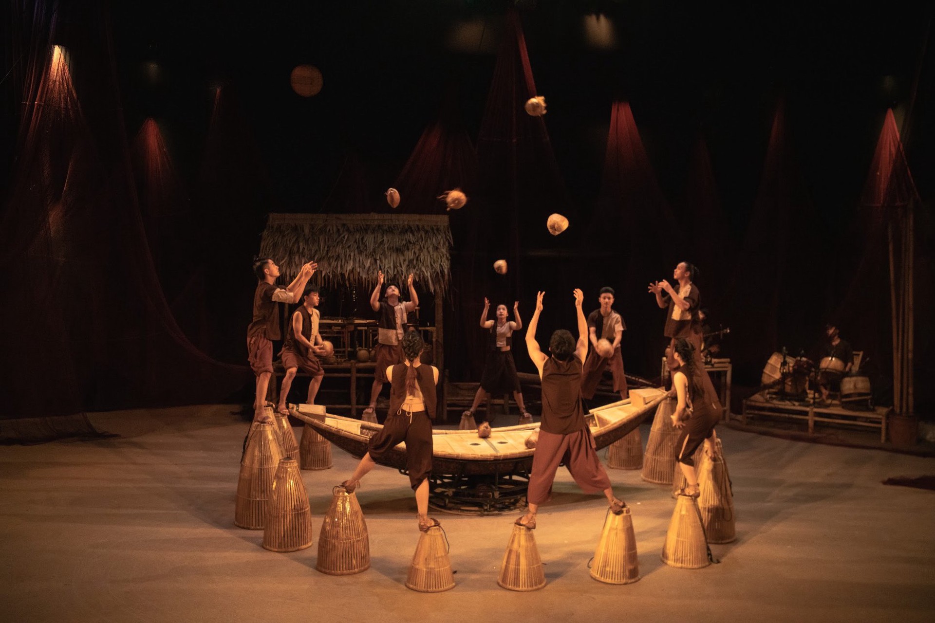 Hinh anh 6 sự kiện nghệ thuật không nên bỏ lỡ dịp 30/4 - 1/5  12