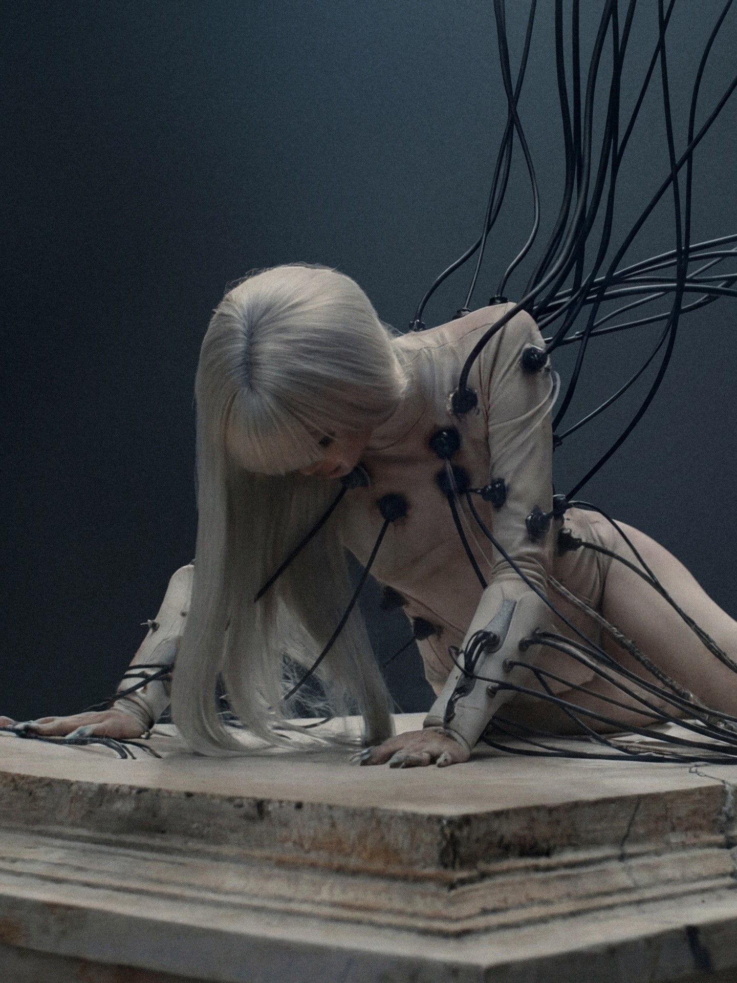 Hinh anh "Bad Angel": Màn bắt tay giữa Lisa và Anyma trước thềm Coachella 5