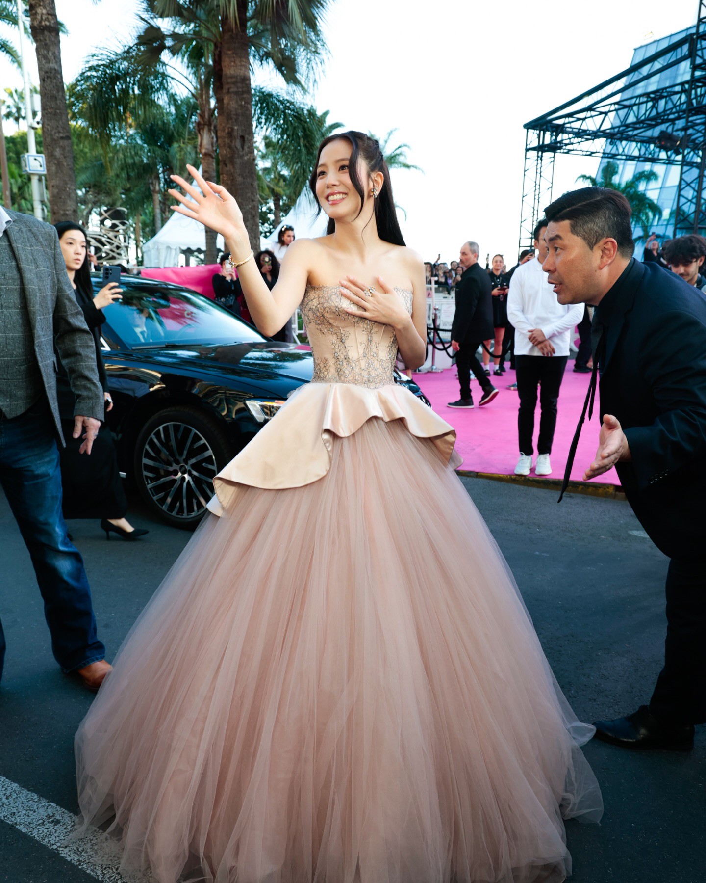 Hinh anh Miss Sohee và Cartier ‘hộ tống’ Jisoo nhận giải Madame Figaro Rising Star Award tại Canneseries 6