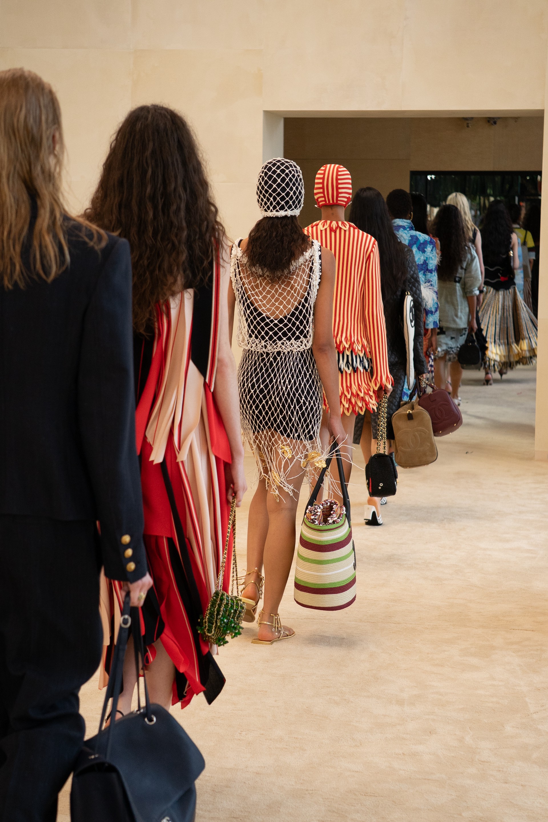 Hinh anh Đằng sau những chuyến viễn du: Chiến lược Cruise Show của CHANEL 9