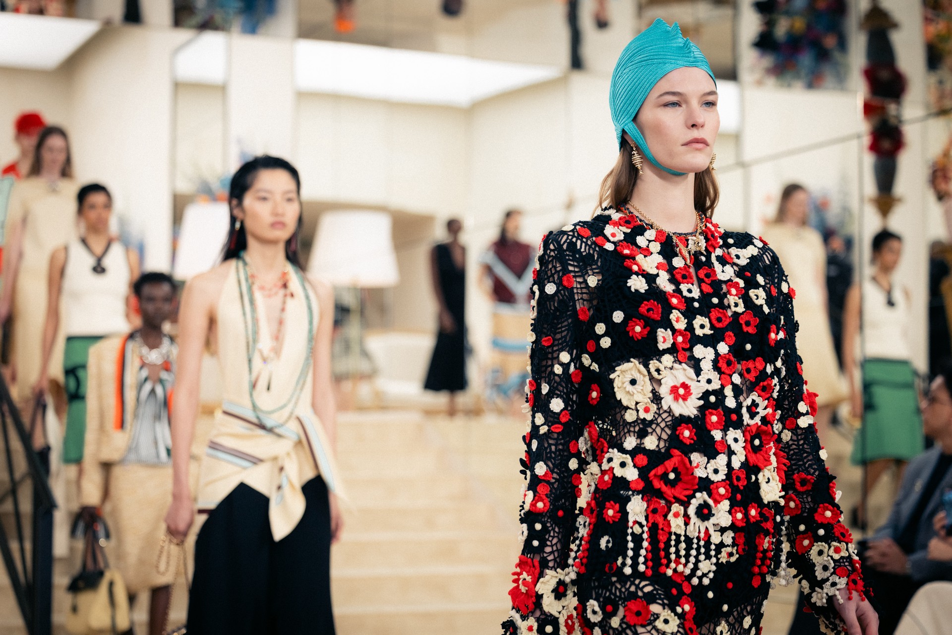 Hinh anh Đằng sau những chuyến viễn du: Chiến lược Cruise Show của CHANEL 1