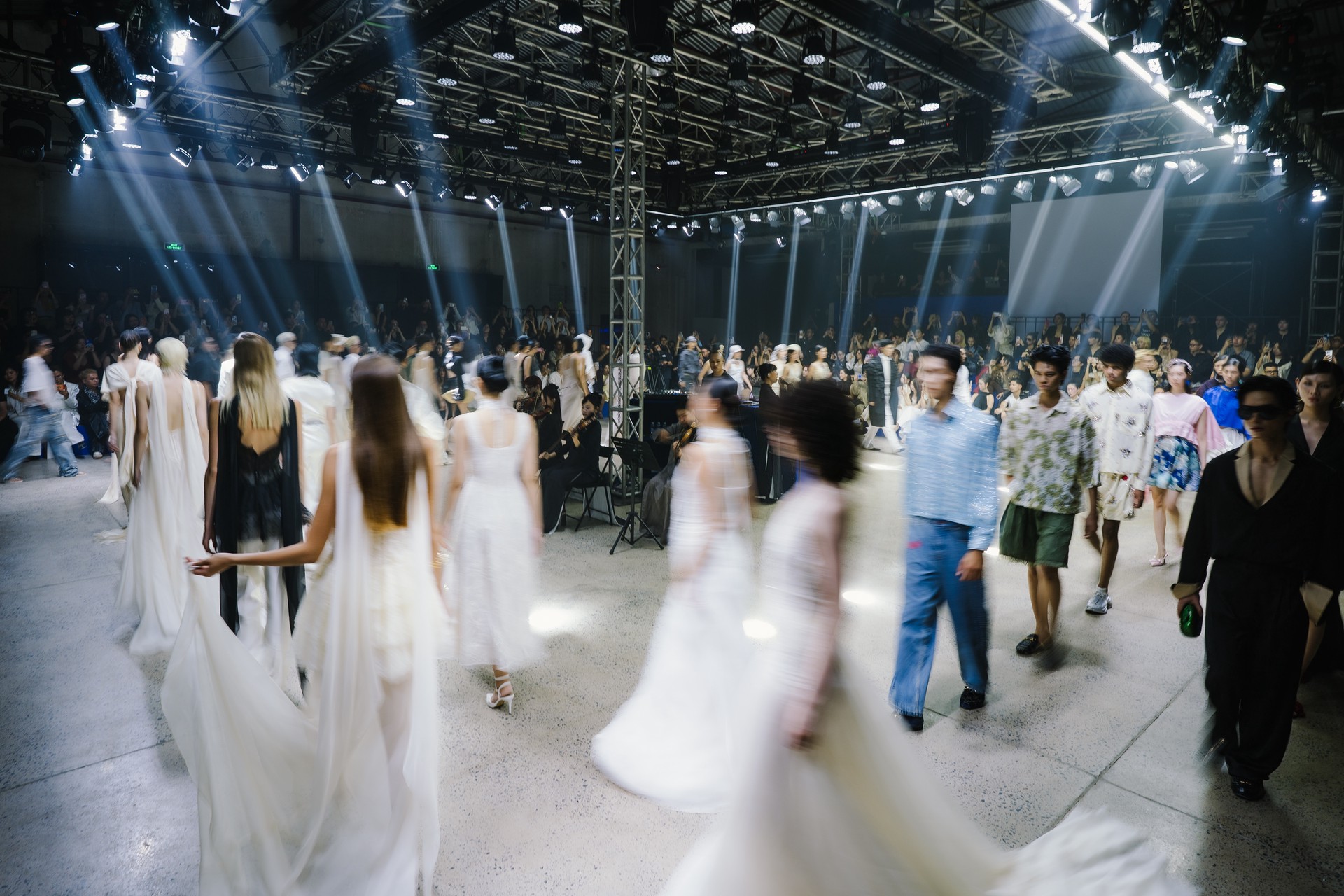 Hinh anh Rue Miche Annual Runway 2026: “Kinh tế trải nghiệm" trở thành kim chỉ nam cho thời trang nội địa 9