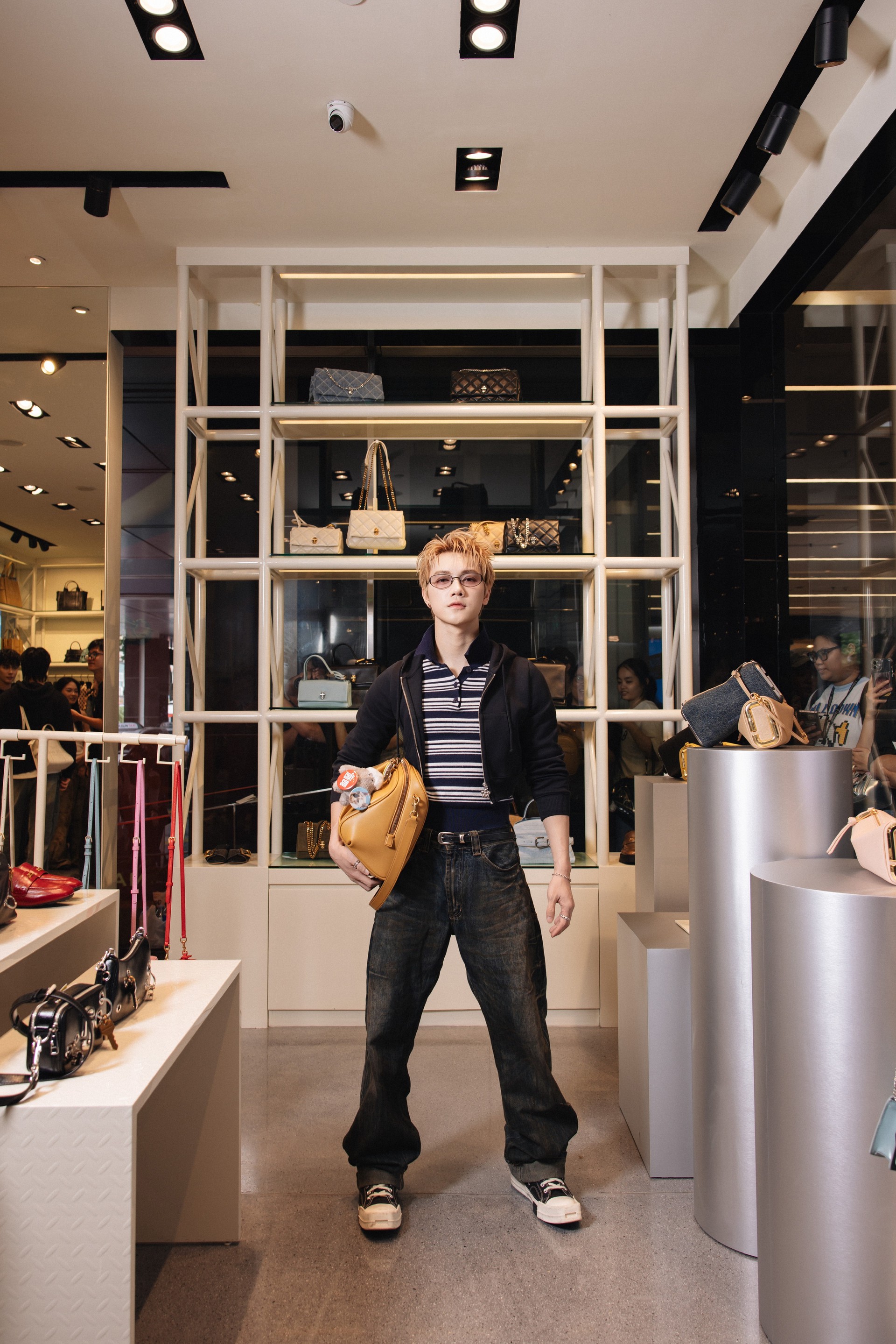 Hinh anh Marc Jacobs Xuân 2026: Không còn là sự cố, Y2K trở thành sự tính toán đầy thẩm mỹ 1