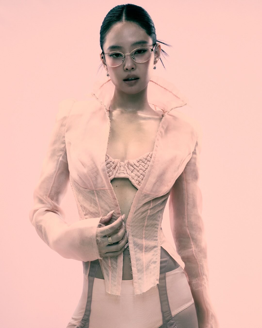 Hinh anh Ray-Ban chính thức gọi tên JENNIE 3