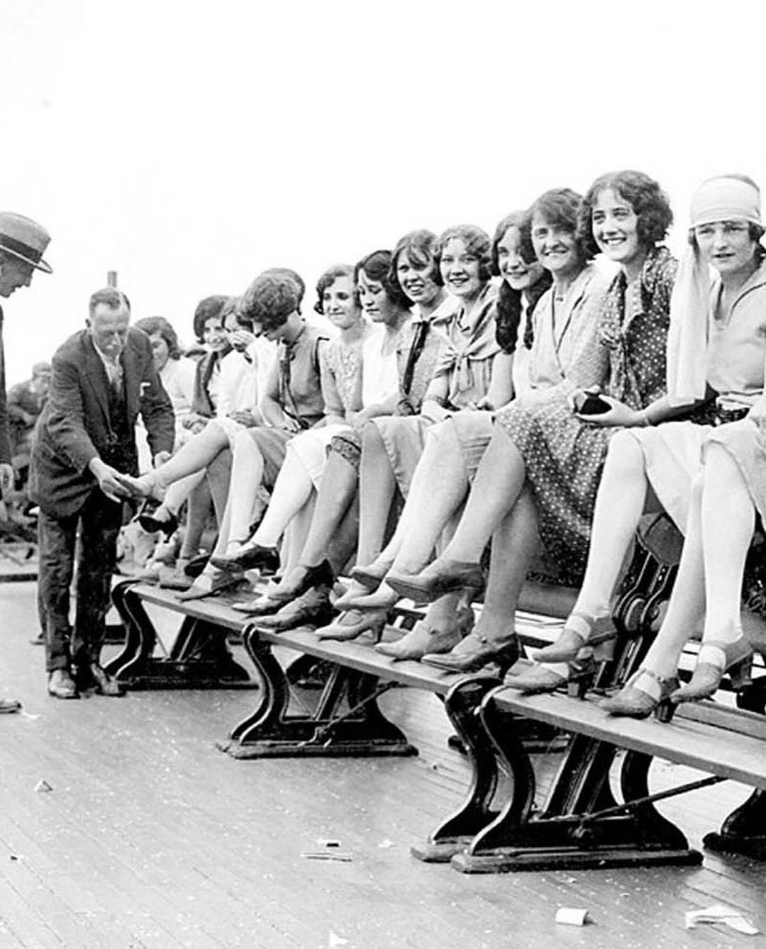 Hinh anh Kitten heels: từ biểu tượng cổ điển đến dấu ấn qua từng thập kỷ 3