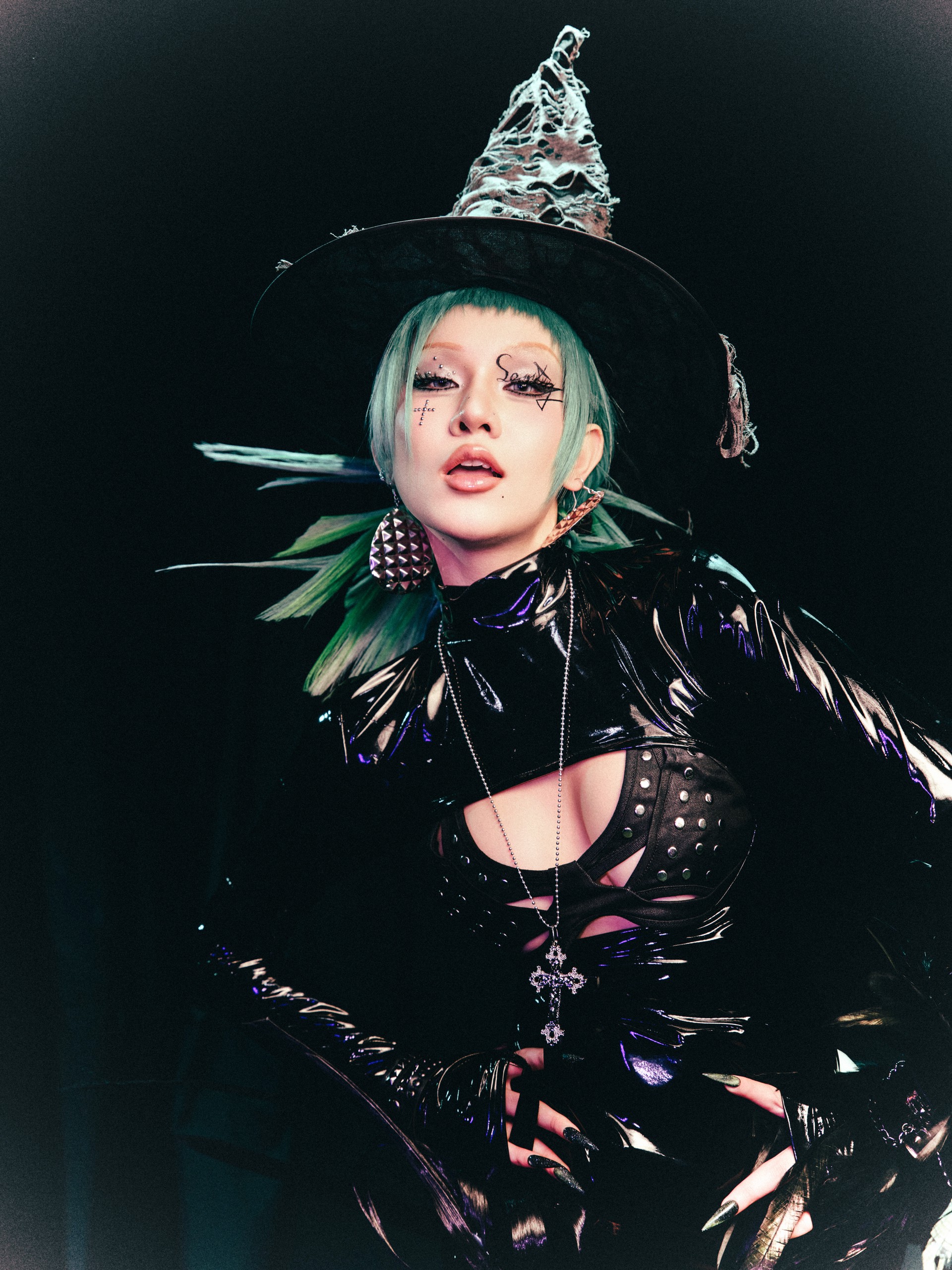 Hinh anh Green Light và cuộc chơi thời trang táo bạo của Quỳnh Anh Shyn 13