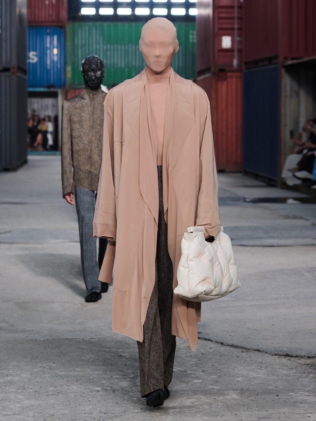 Hinh anh Maison Margiela FW26 tại Shanghai: Tầm nhìn "dân chủ" của Glenn Martens dành cho thời trang xa xỉ 47