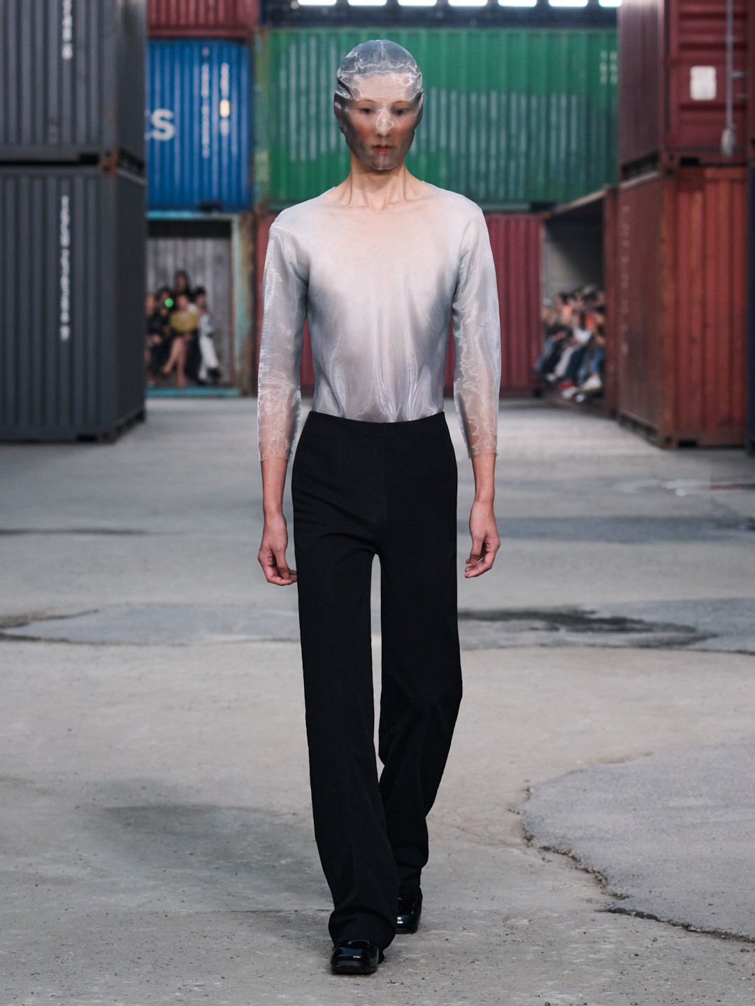 Hinh anh Maison Margiela FW26 tại Shanghai: Tầm nhìn "dân chủ" của Glenn Martens dành cho thời trang xa xỉ 26