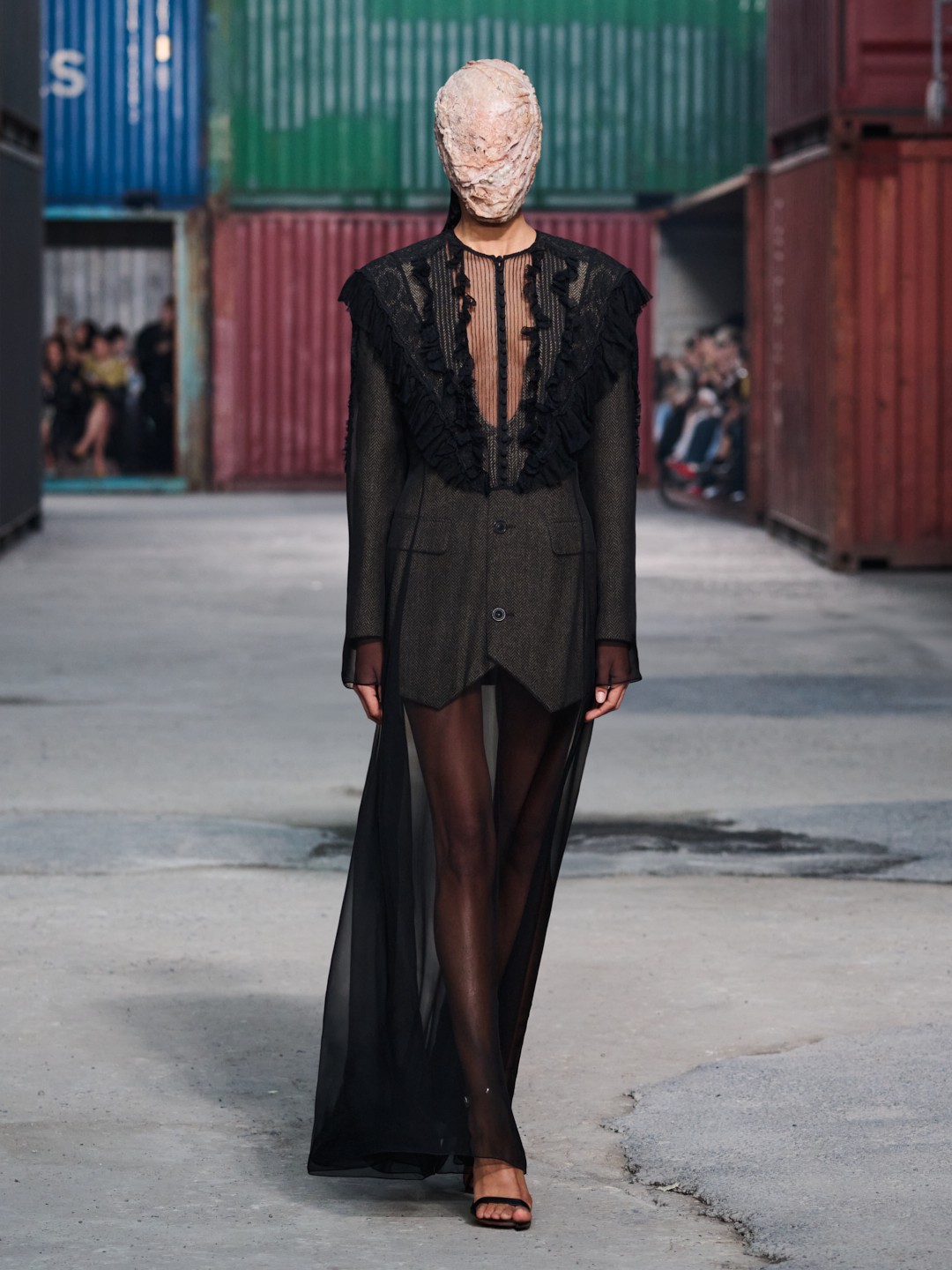 Hinh anh Maison Margiela FW26 tại Shanghai: Tầm nhìn "dân chủ" của Glenn Martens dành cho thời trang xa xỉ 97