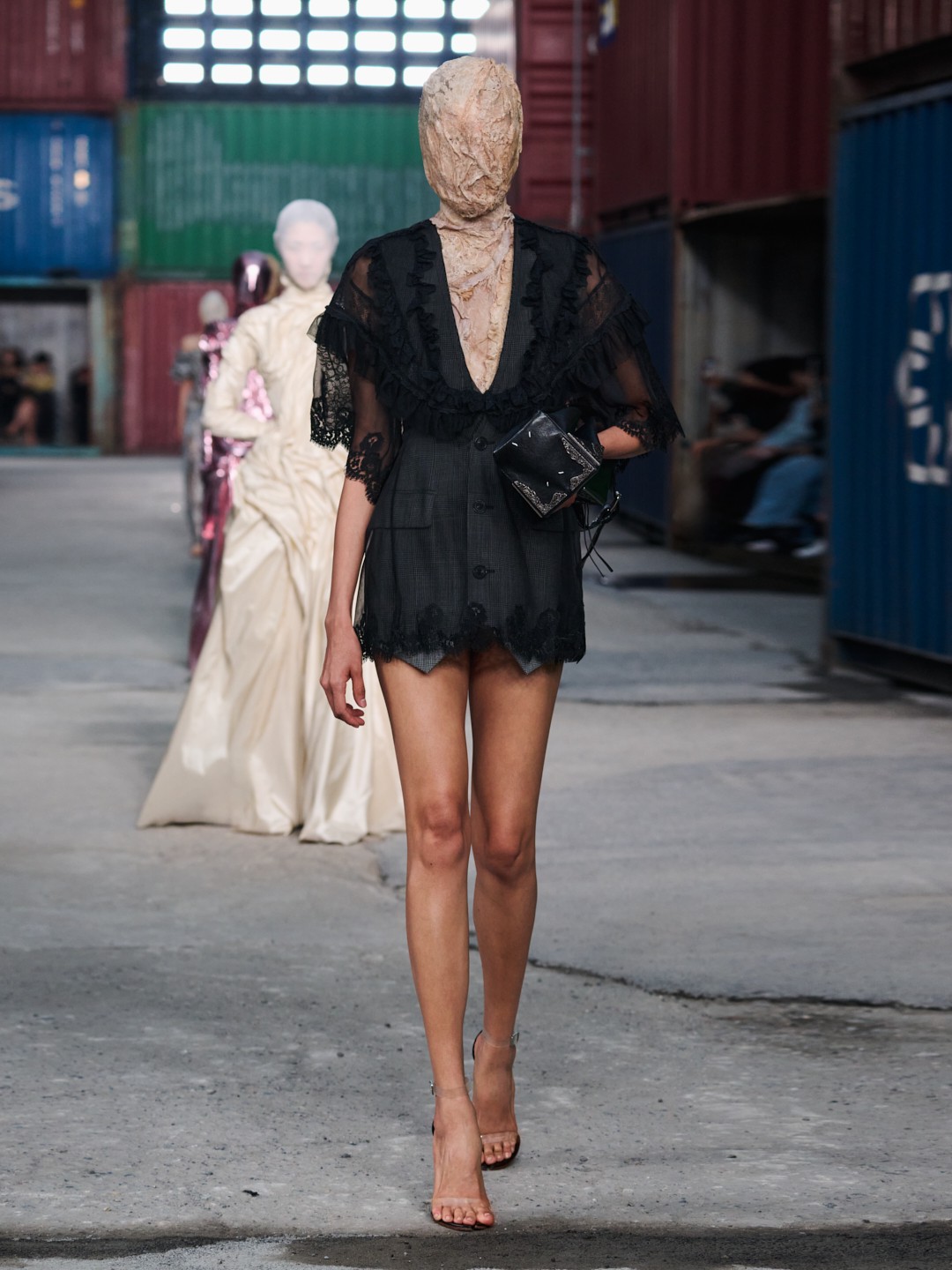 Hinh anh Maison Margiela FW26 tại Shanghai: Tầm nhìn "dân chủ" của Glenn Martens dành cho thời trang xa xỉ 85