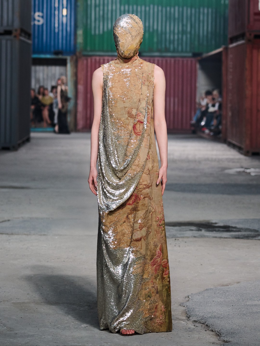 Hinh anh Maison Margiela FW26 tại Shanghai: Tầm nhìn "dân chủ" của Glenn Martens dành cho thời trang xa xỉ 35