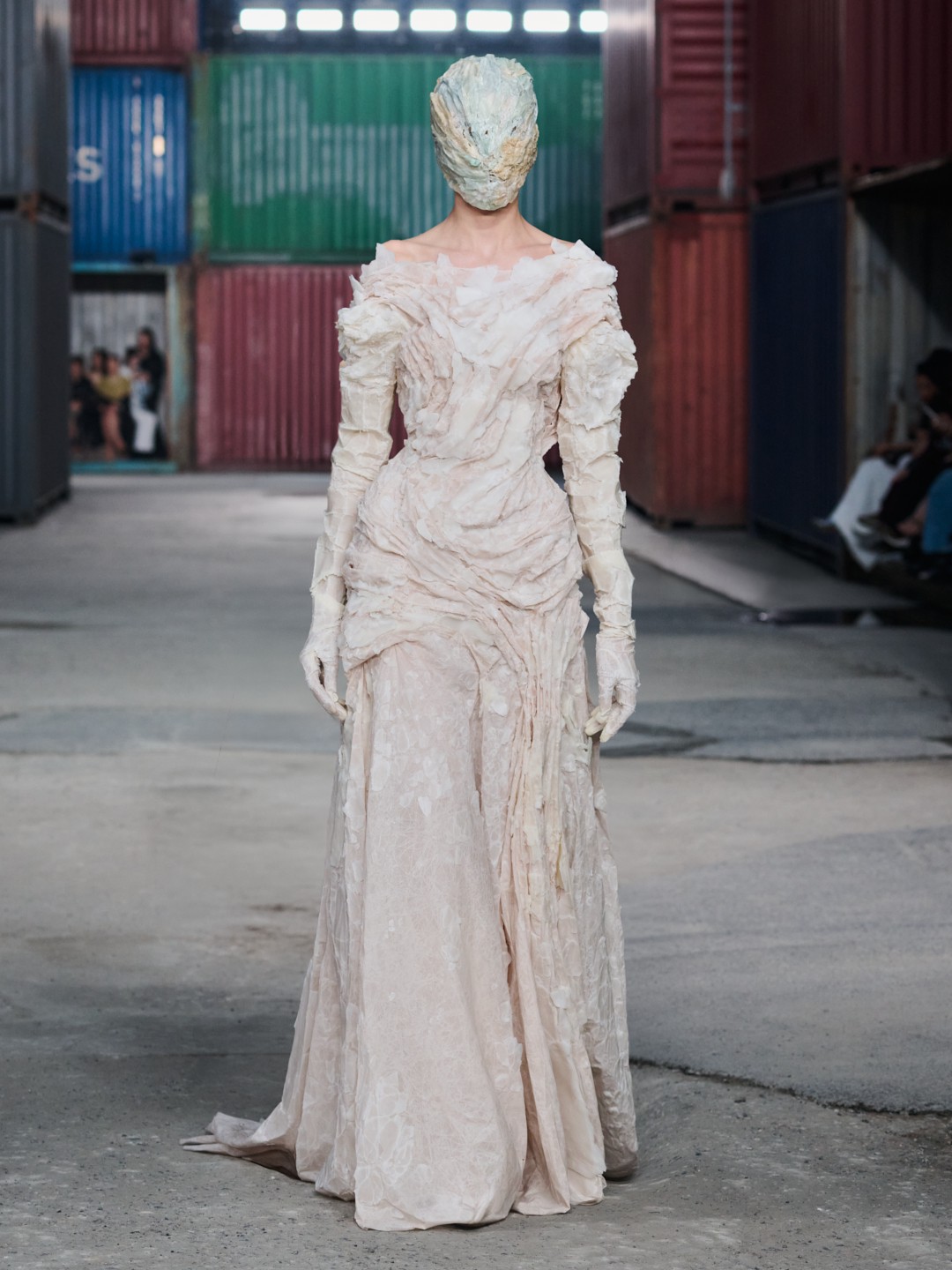 Hinh anh Maison Margiela FW26 tại Shanghai: Tầm nhìn "dân chủ" của Glenn Martens dành cho thời trang xa xỉ 9