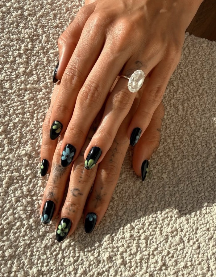 Hinh anh 4 xu hướng làm đẹp được lăng xê tại Coachella 2026 1