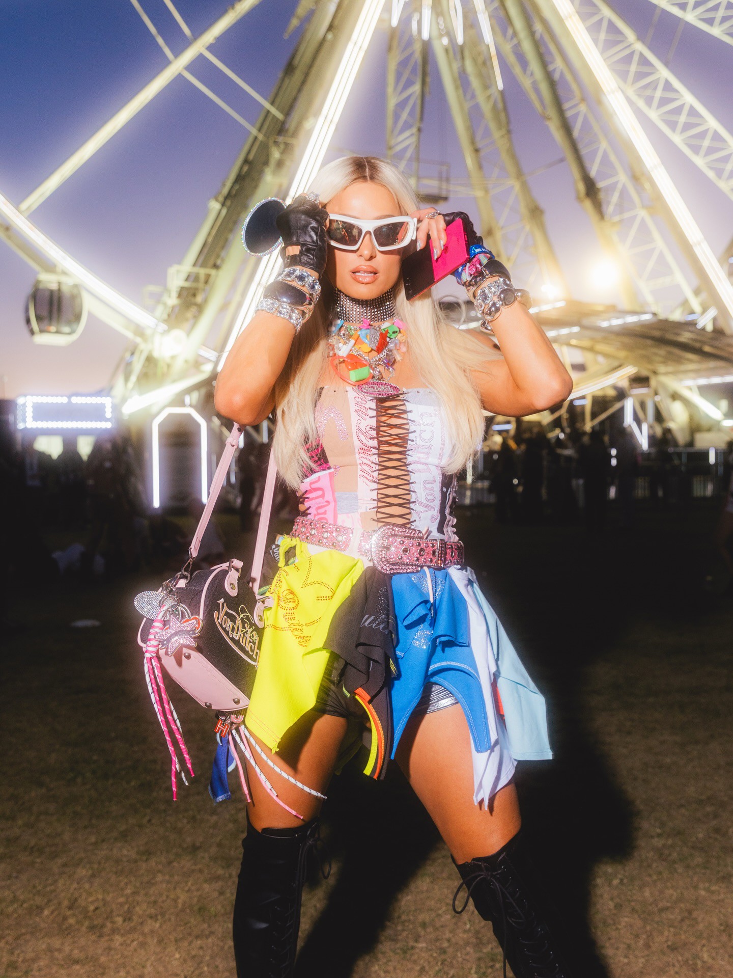 Hinh anh Điểm lại các outfit nổi bật tại sàn runway sa mạc Coachella 7