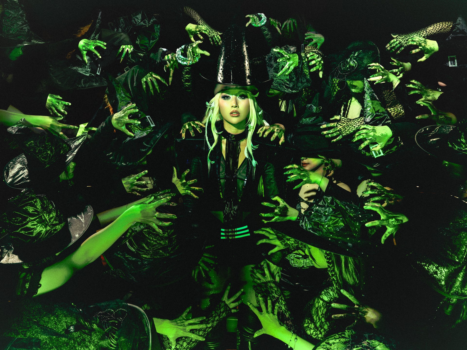 Hinh anh Green Light và cuộc chơi thời trang táo bạo của Quỳnh Anh Shyn 1