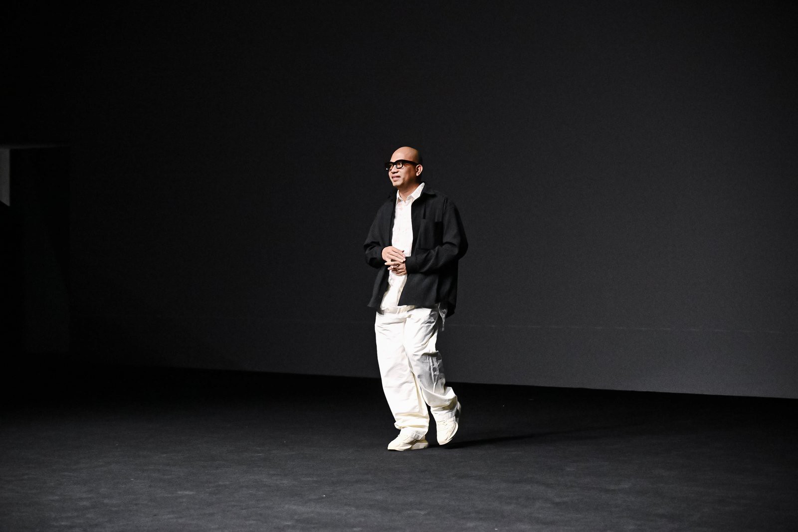 Hinh anh Bền chí - Bền bỉ - Bền vững: WHITE ANT và trái ngọt đầu tiên tại Shanghai Fashion Week 6