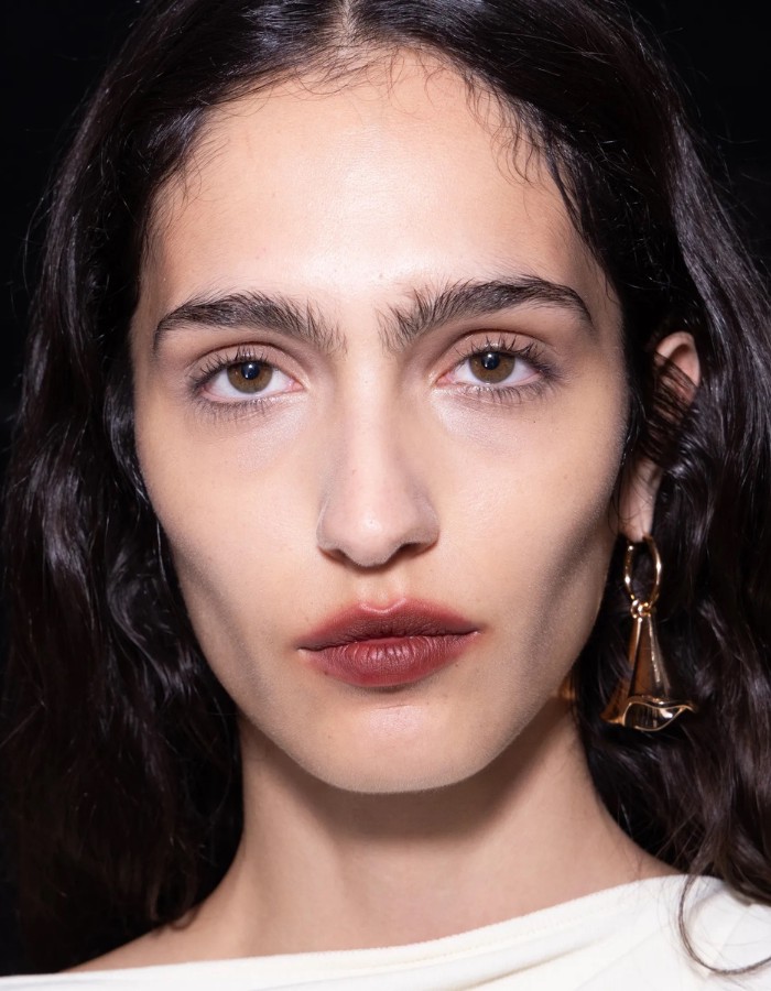 Hinh anh Từ mỹ thuật đến 6 xu hướng trang điểm Xuân Hè 2026 1