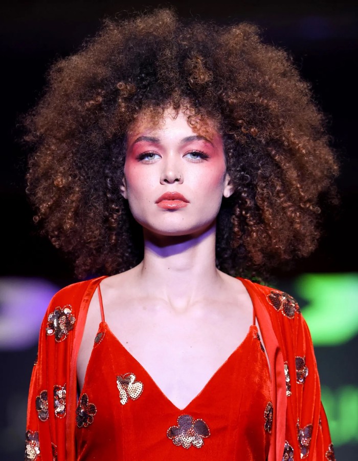 Hinh anh Từ mỹ thuật đến 6 xu hướng trang điểm Xuân Hè 2026 20