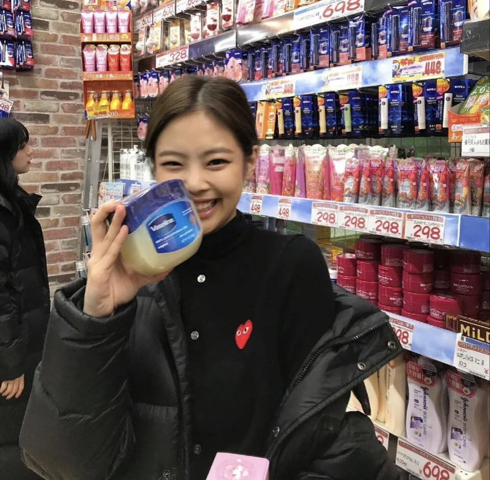 Hinh anh JENNIE trở thành đại sứ toàn cầu đầu tiên của Vaseline Body Care sau 156 năm 1