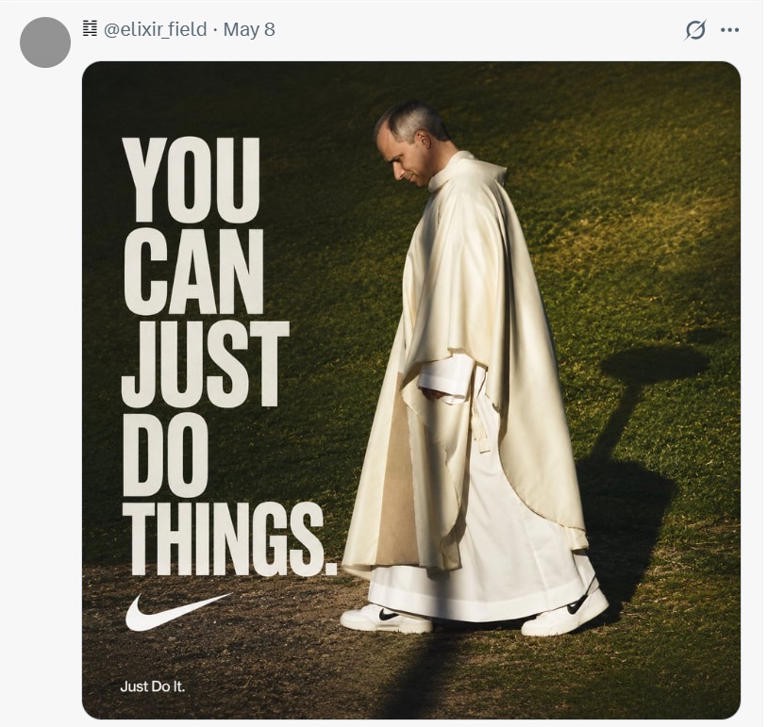 Hinh anh Sự thật về đôi giày thể thao Nike ẩn sau lớp áo choàng của Giáo hoàng Leo XIV 9
