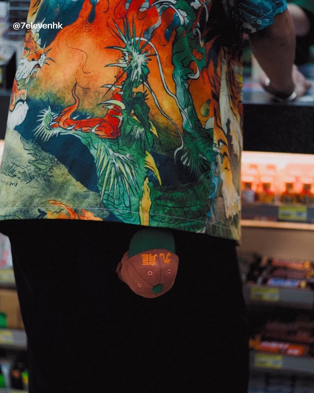 Hinh anh 7-Eleven lấn sân thời trang 10