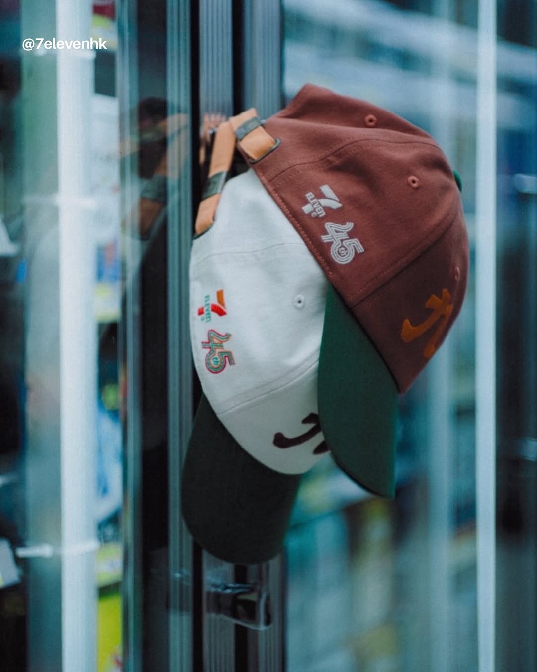 Hinh anh 7-Eleven lấn sân thời trang 9