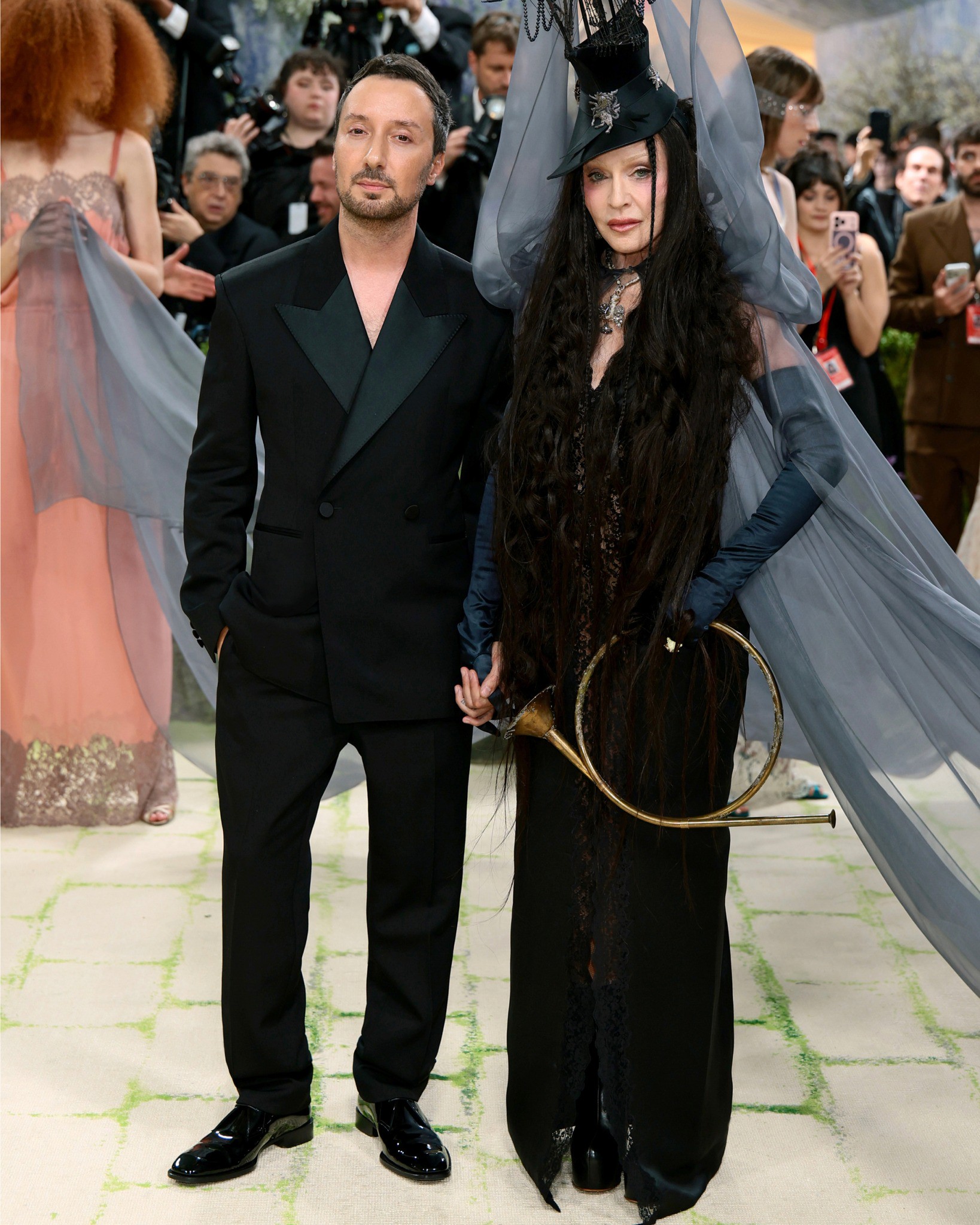 Hinh anh Thương hiệu phủ sóng dày đặc tại Met Gala gọi tên Saint Laurent? 13