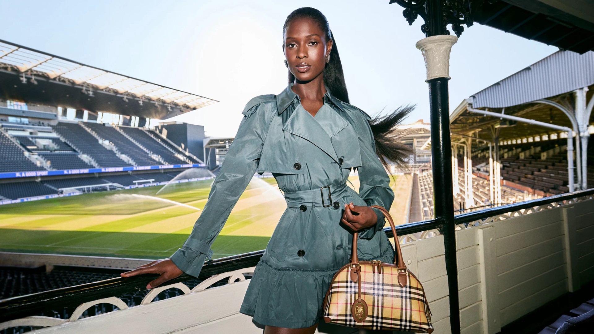 Hinh anh Văn hóa bóng đá trở thành ngôn ngữ xa xỉ mới của Burberry 1
