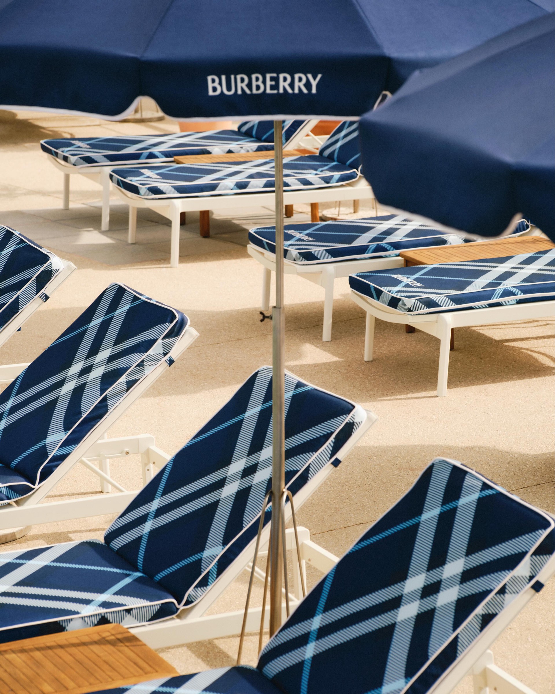 Hinh anh Văn hóa bóng đá trở thành ngôn ngữ xa xỉ mới của Burberry 13