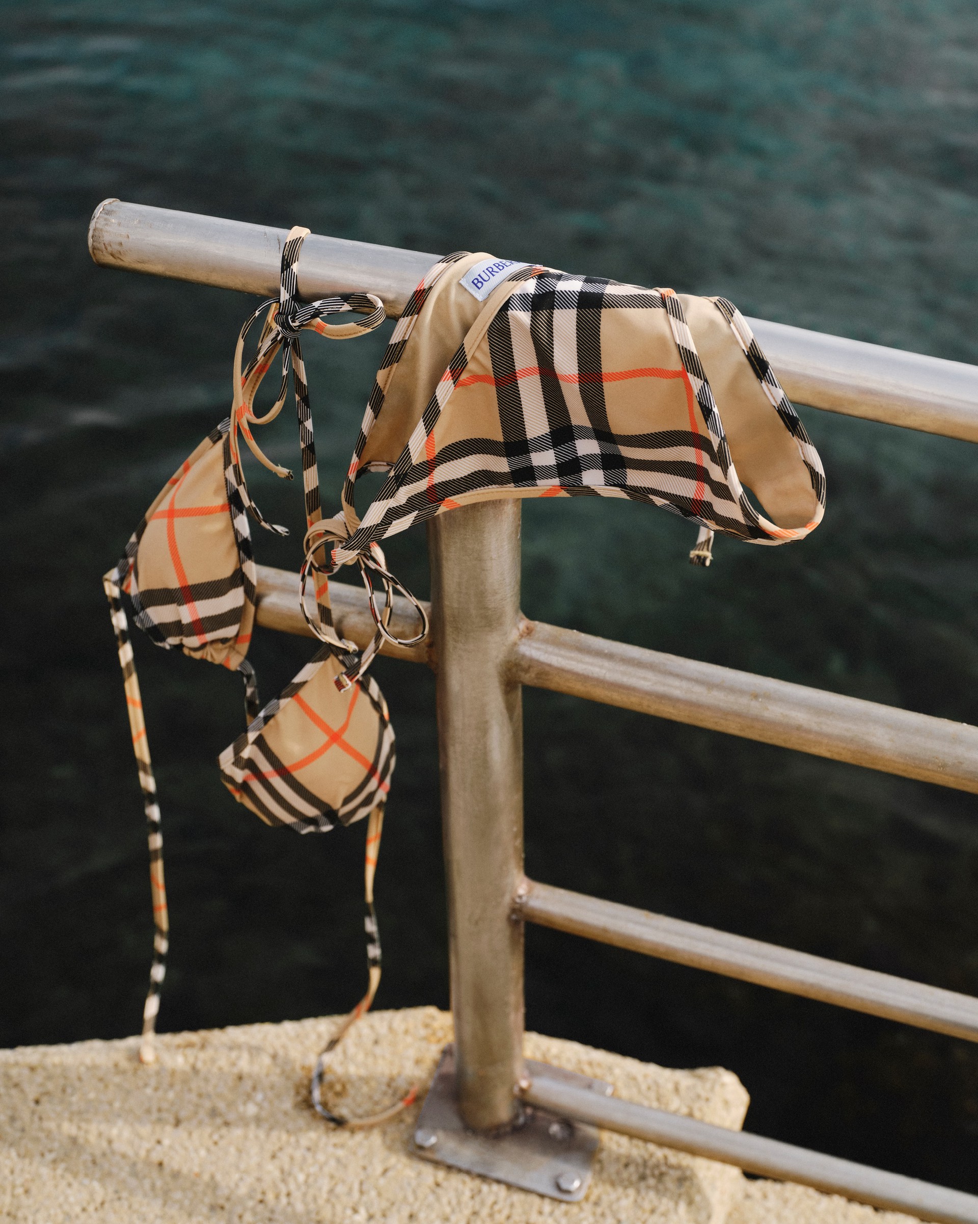 Hinh anh Văn hóa bóng đá trở thành ngôn ngữ xa xỉ mới của Burberry 9