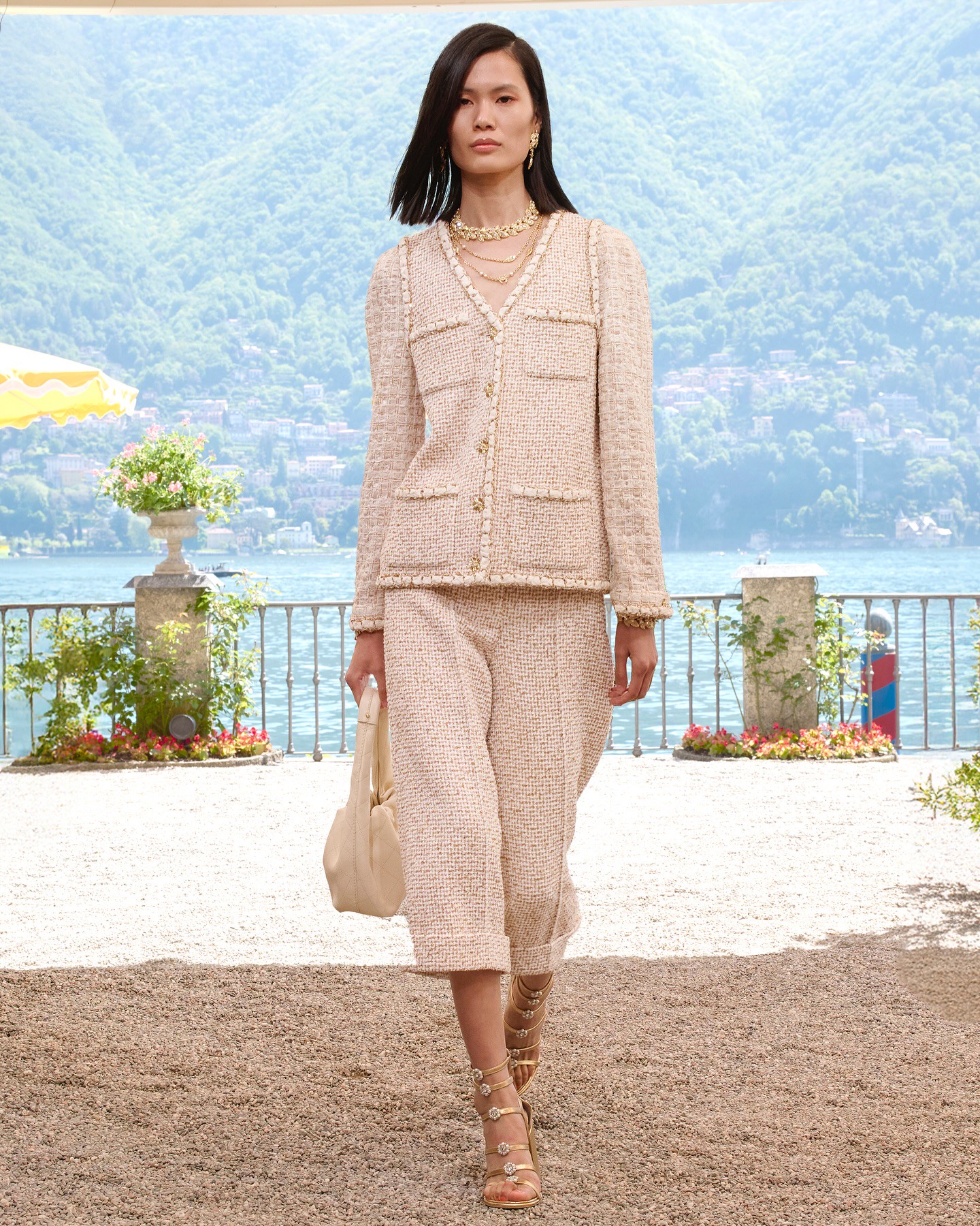 Hinh anh Métiers d’art 2027: Chanel viết tiếp giấc mộng Ý tại Rome 5