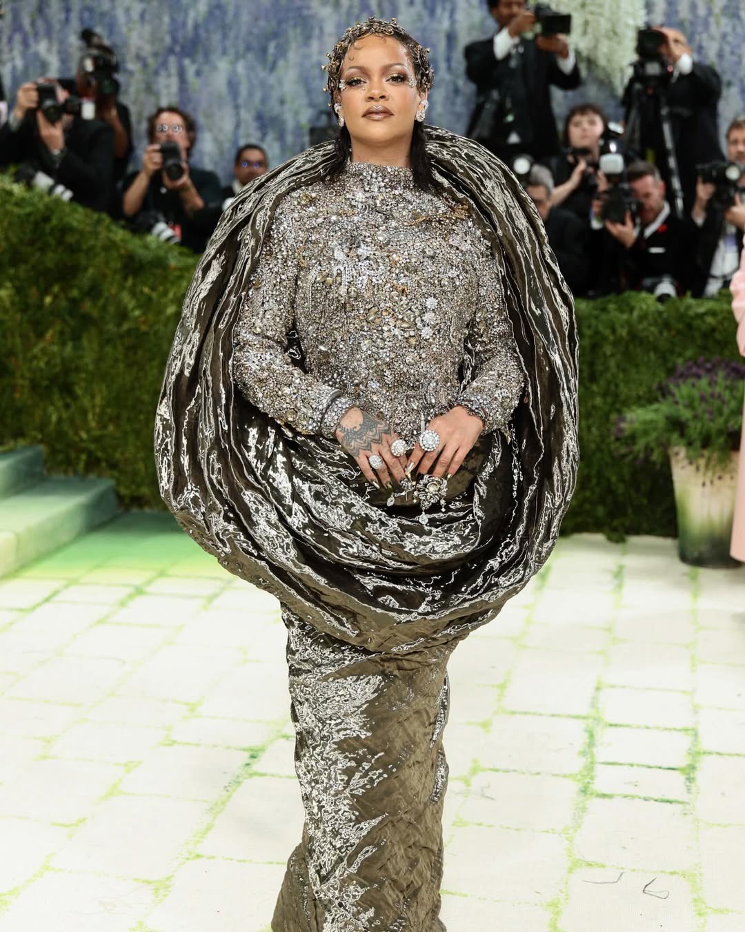 Hinh anh 6 layout trang điểm khuấy động thảm đỏ Met Gala 2026 13