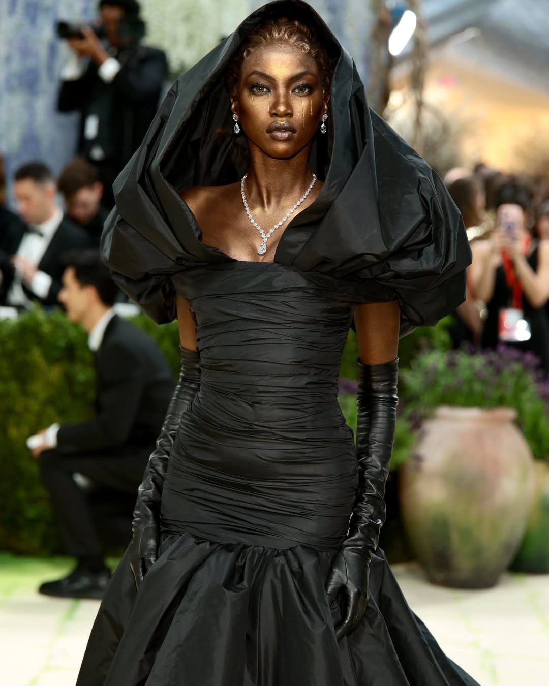 Hinh anh 6 layout trang điểm khuấy động thảm đỏ Met Gala 2026 5